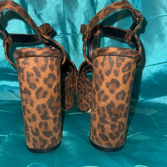 Chunky Leopard Print Heels - Size 7 - Picture 4 of 10